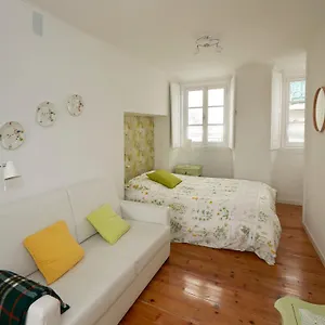 alfama-cosy-studios-by-get-your-stay.hotels-lisbon-portugal.com/